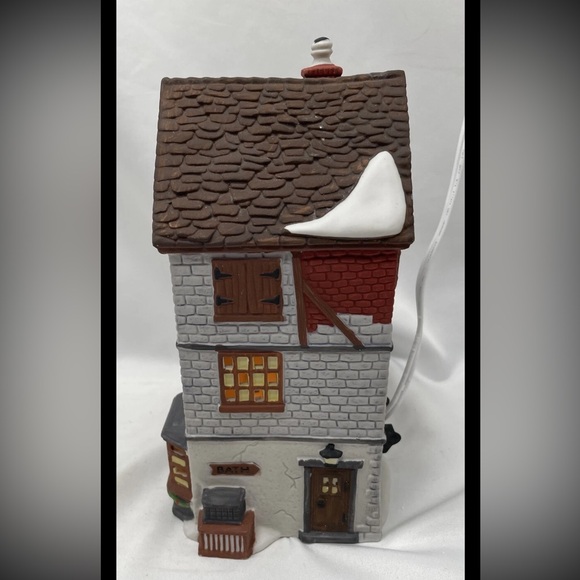 Department 56 Poulterer 1988 Dickens Village Series 5926-9 Retired - Picture 3 of 4
